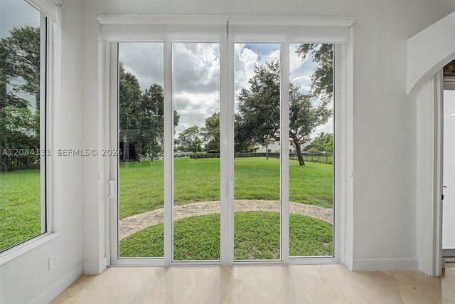 11406 Canyon Maple Blvd, Davie, FL 33330