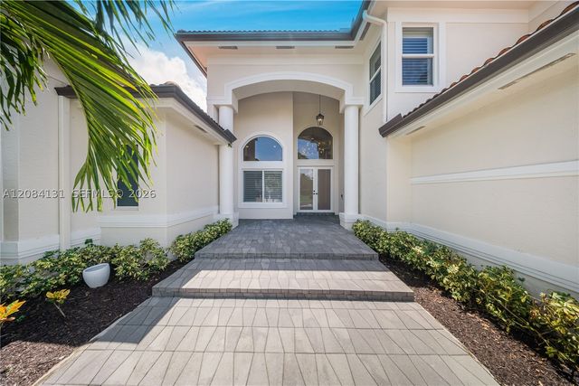11406 Canyon Maple Blvd, Davie, FL 33330