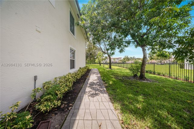 11406 Canyon Maple Blvd, Davie, FL 33330