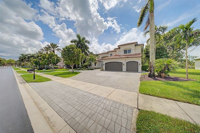 11406 Canyon Maple Blvd, Davie, FL 33330