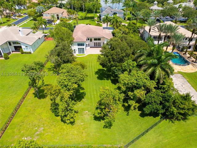 11406 Canyon Maple Blvd, Davie, FL 33330