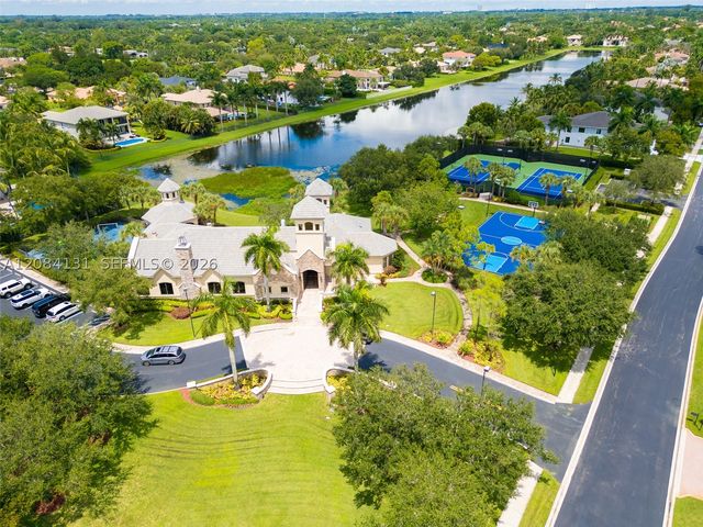 11406 Canyon Maple Blvd, Davie, FL 33330