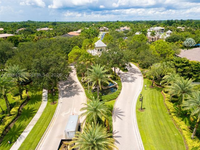11406 Canyon Maple Blvd, Davie, FL 33330