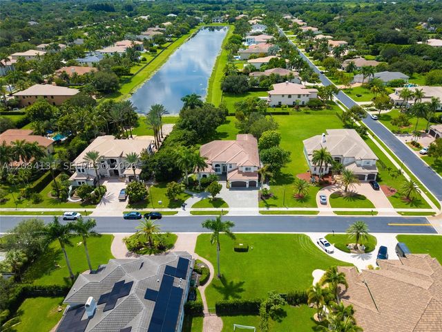 11406 Canyon Maple Blvd, Davie, FL 33330