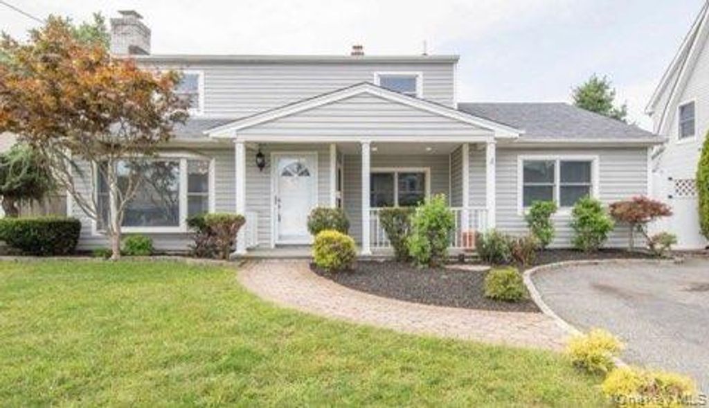 24 Wood Lane, Levittown, NY 11756