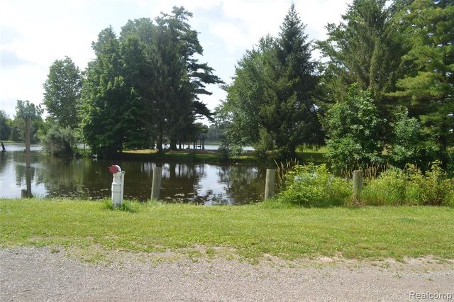 1140 S Ortonville Rd Unit 98 Road, Ortonville, MI 48462