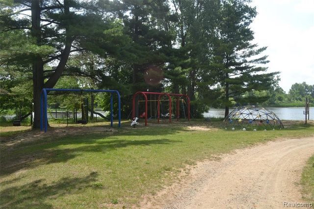 1140 S Ortonville Rd Unit 98 Road, Ortonville, MI 48462