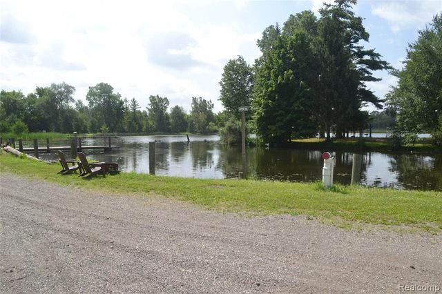 1140 S Ortonville Rd Unit 98 Road, Ortonville, MI 48462