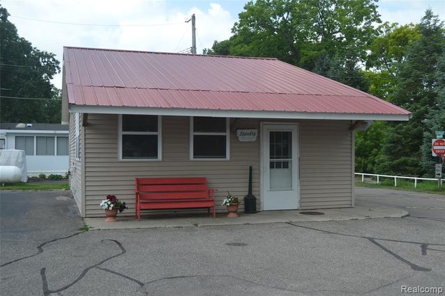 1140 S Ortonville Rd Unit 98 Road, Ortonville, MI 48462