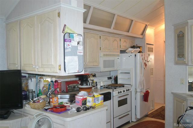 1140 S Ortonville Rd Unit 98 Road, Ortonville, MI 48462