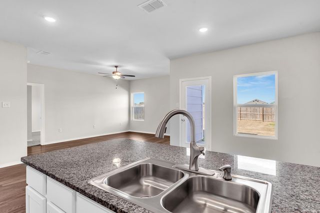 1124 Mission Creek, Longview, TX 75601