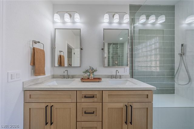 10982 Village Ridge Lane, Las Vegas, NV 89135