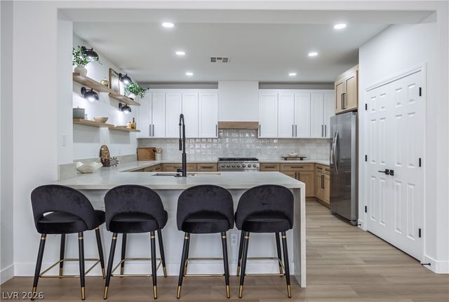 10982 Village Ridge Lane, Las Vegas, NV 89135
