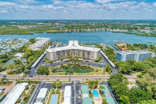 5855 MIDNIGHT PASS ROAD 333, Sarasota, FL 34242