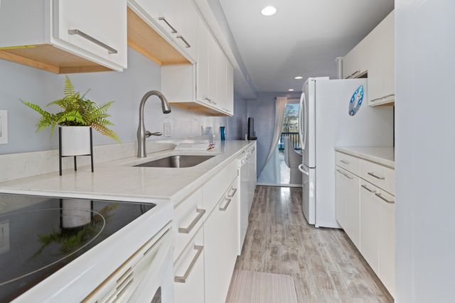 571 Winnacunnet Rd Unit 3, Hampton, NH 03842