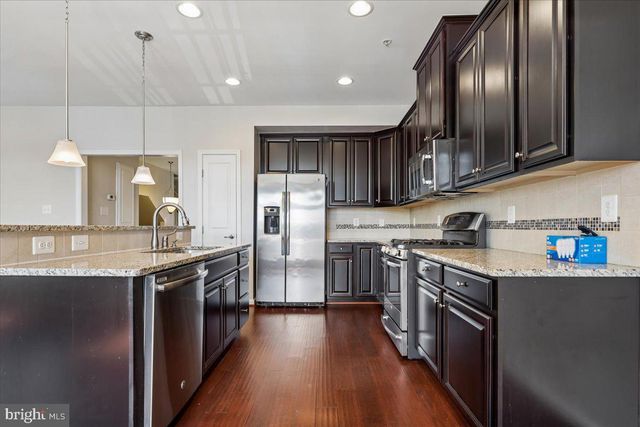 7481 BRUNSON CIR, Gainesville, VA 20155