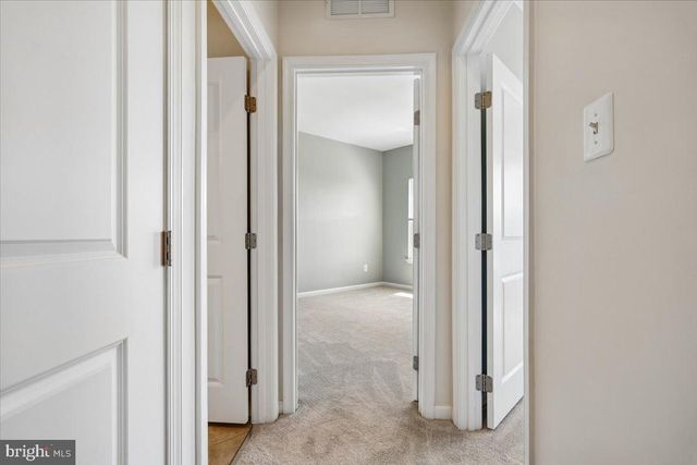 7481 BRUNSON CIR, Gainesville, VA 20155