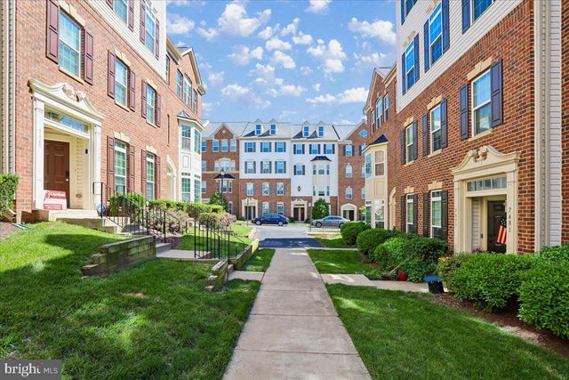 7481 BRUNSON CIR, Gainesville, VA 20155