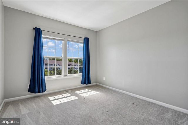 7481 BRUNSON CIR, Gainesville, VA 20155