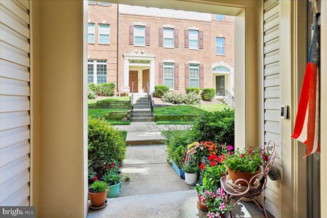 7481 BRUNSON CIR, Gainesville, VA 20155