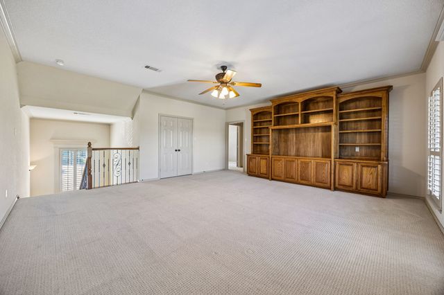 837 Thomas Crossing Drive, Fort Worth, TX 76028