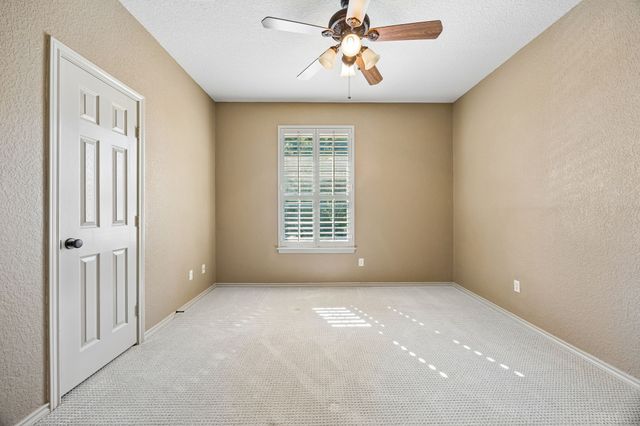 837 Thomas Crossing Drive, Fort Worth, TX 76028