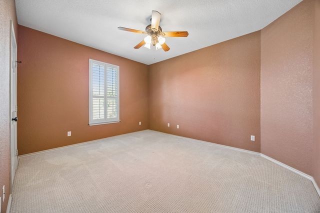 837 Thomas Crossing Drive, Fort Worth, TX 76028