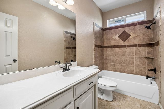 837 Thomas Crossing Drive, Fort Worth, TX 76028
