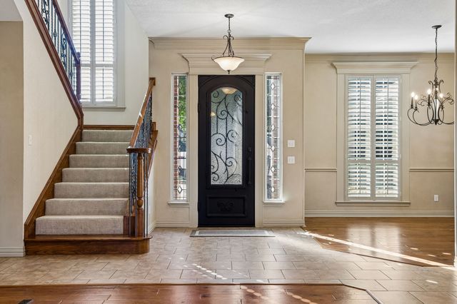 837 Thomas Crossing Drive, Fort Worth, TX 76028