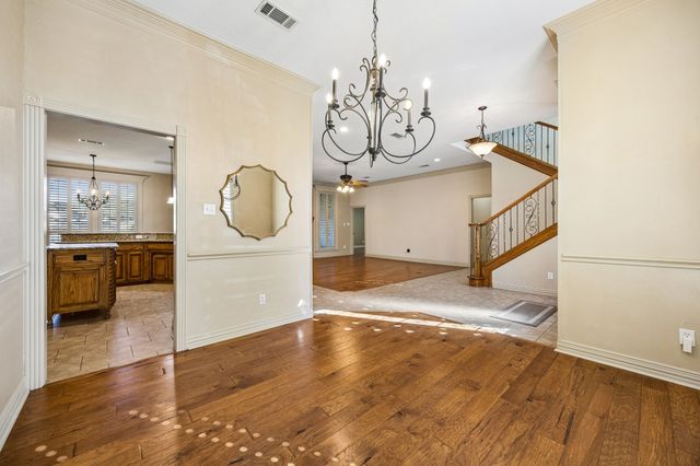837 Thomas Crossing Drive, Fort Worth, TX 76028