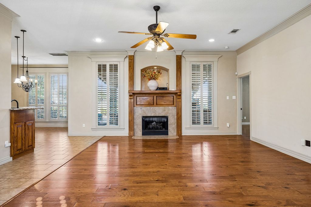837 Thomas Crossing Drive, Fort Worth, TX 76028 — photo 4