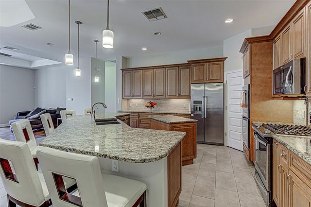 105 Arbors CIR, Elgin, TX 78621