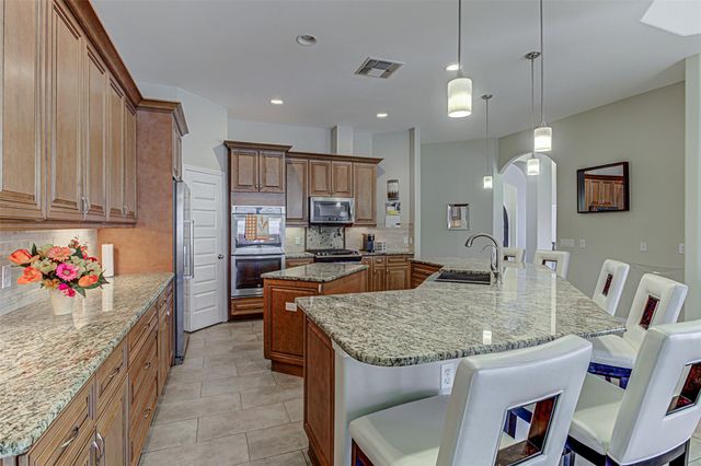 105 Arbors CIR, Elgin, TX 78621