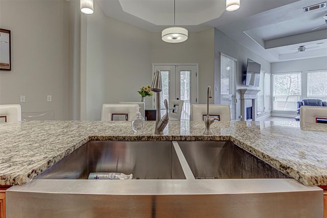 105 Arbors CIR, Elgin, TX 78621