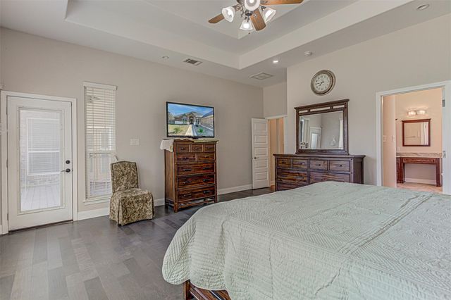 105 Arbors CIR, Elgin, TX 78621