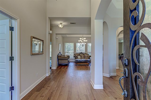 105 Arbors CIR, Elgin, TX 78621