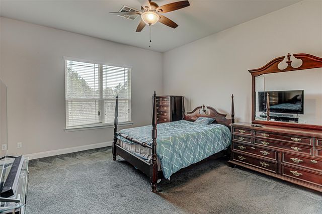 105 Arbors CIR, Elgin, TX 78621