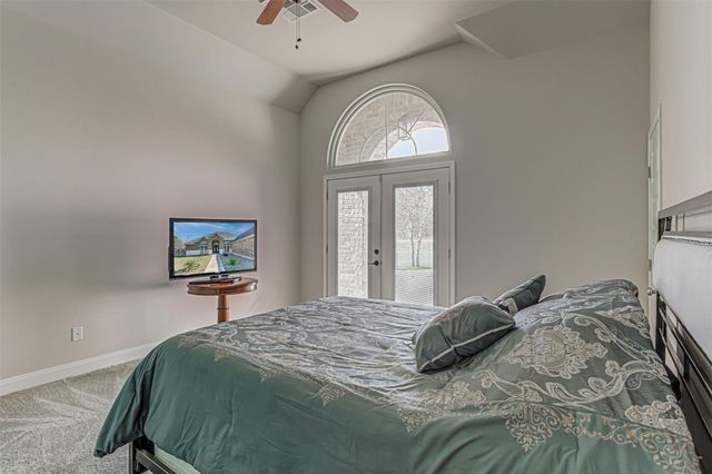 105 Arbors CIR, Elgin, TX 78621