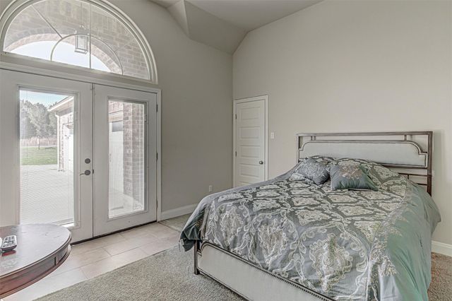 105 Arbors CIR, Elgin, TX 78621