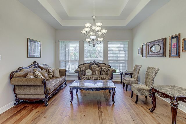 105 Arbors CIR, Elgin, TX 78621