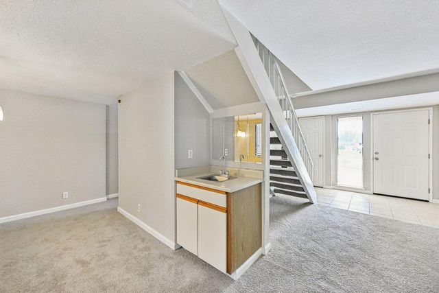 8501 Center Pkwy, Sacramento, CA 95823