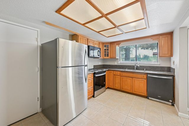 8501 Center Pkwy, Sacramento, CA 95823