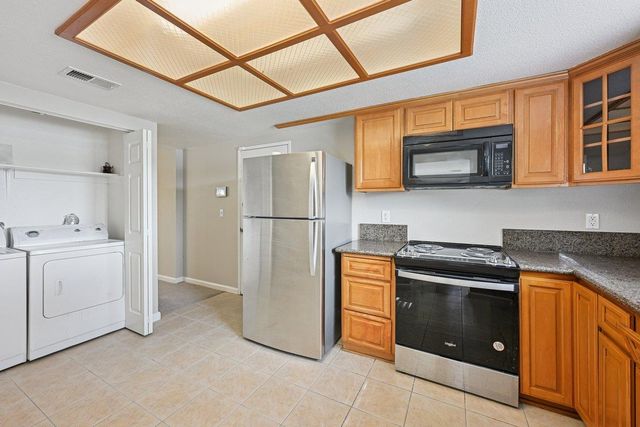 8501 Center Pkwy, Sacramento, CA 95823