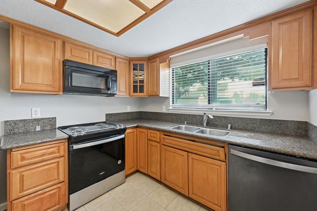 8501 Center Pkwy, Sacramento, CA 95823