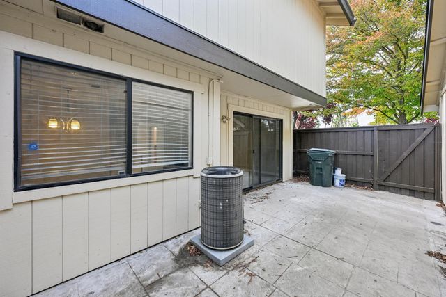 8501 Center Pkwy, Sacramento, CA 95823