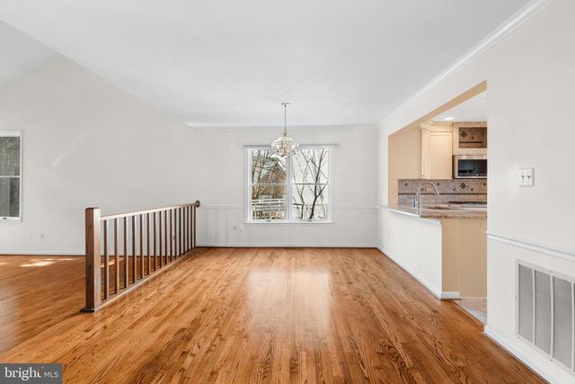 3402 WALNUT HILL CT, Falls Church, VA 22042