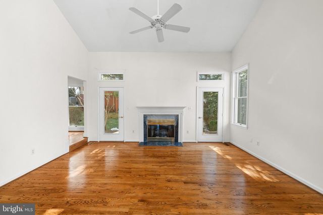 3402 WALNUT HILL CT, Falls Church, VA 22042