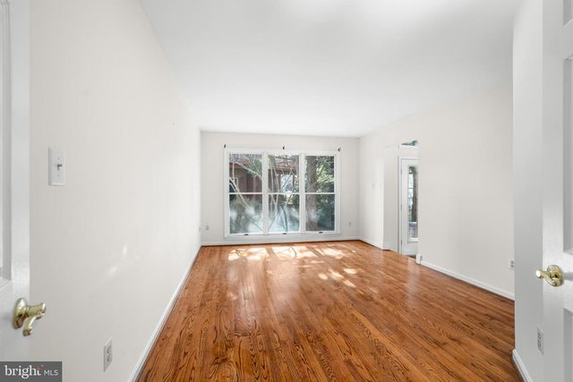 3402 WALNUT HILL CT, Falls Church, VA 22042