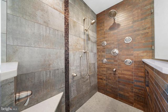 3402 WALNUT HILL CT, Falls Church, VA 22042