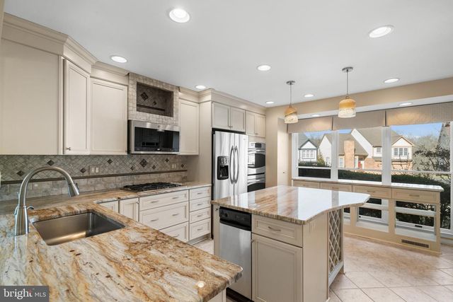 3402 WALNUT HILL CT, Falls Church, VA 22042